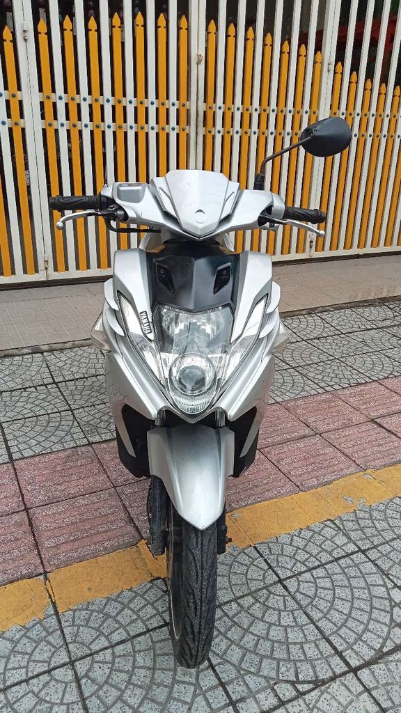 Yamaha Nouvo SX Fi màu Bạc. Mua bán Xe máy tại Quận Thanh Khê Đà Nẵng được đăng bởi Trần Khải hình 4