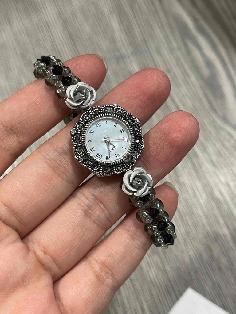 Đồng hồ đeo tay nữ Vintage. Mua bán Đồng hồ tại Huyện Ninh Giang Hải Dương được đăng bởi ĐỖ THỊ PHƯƠNG hình 1
