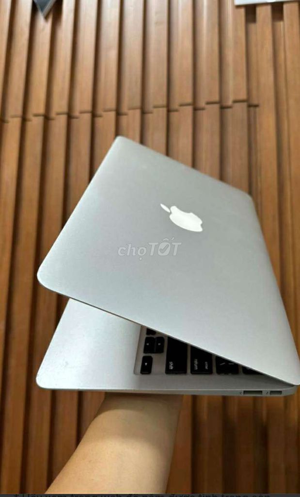 Apple MacBook air 2015 màn13.3, ram 8gh, SSD 256. Mua bán Laptop tại Quận 7 Tp Hồ Chí Minh được đăng bởi Nguyễn phi sơn  hình 1