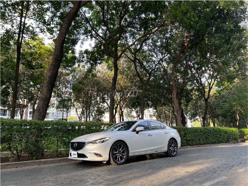 Mazda 6 tự lái không giới hạn Km