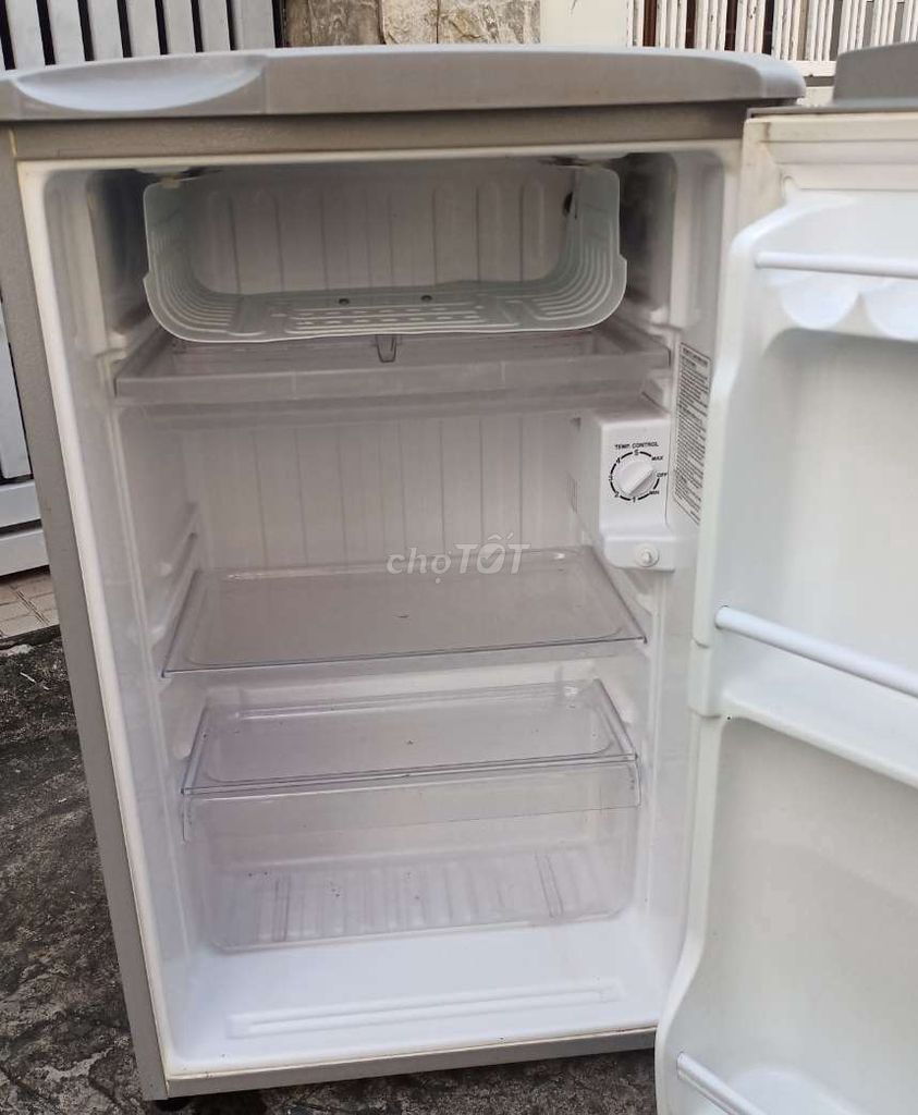 Tủ lạnh 90 lít Aqua mới 90%