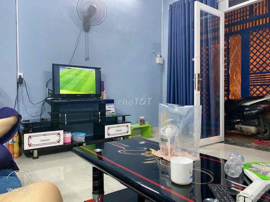 Kệ tủ tivi Kính màu Đen + Bàn kính đen. Mua bán Tủ, kệ gia đình tại Thành phố Thuận An Bình Dương được đăng bởi Ngô thị Anh Đào hình 1