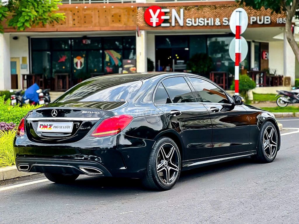 Mercedes Benz C300 AMG 2019 Full Option. Mua bán Ô tô tại Quận 7 Tp Hồ Chí Minh được đăng bởi JENNIE hình 7
