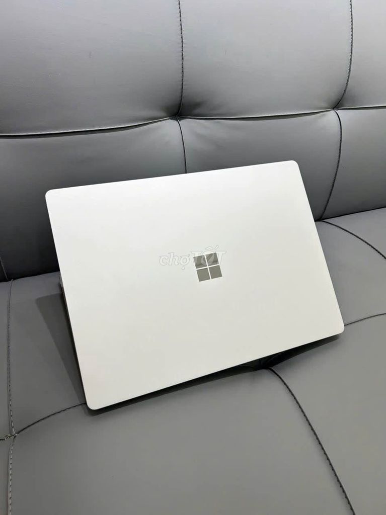 Microsoft Surface Laptop 2 i5 8GB/256GB 13.5 inch Bạc. Mua bán Laptop tại Quận Tân Bình Tp Hồ Chí Minh được đăng bởi Hội Đồ Điện Tử hình 1