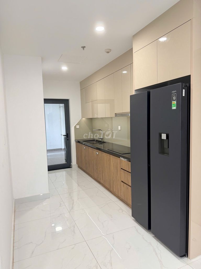Giá tốt: 8,8tỷ 3PN Alnata Plus có ô xe, vtrí đẹp view đại lộ Celadon