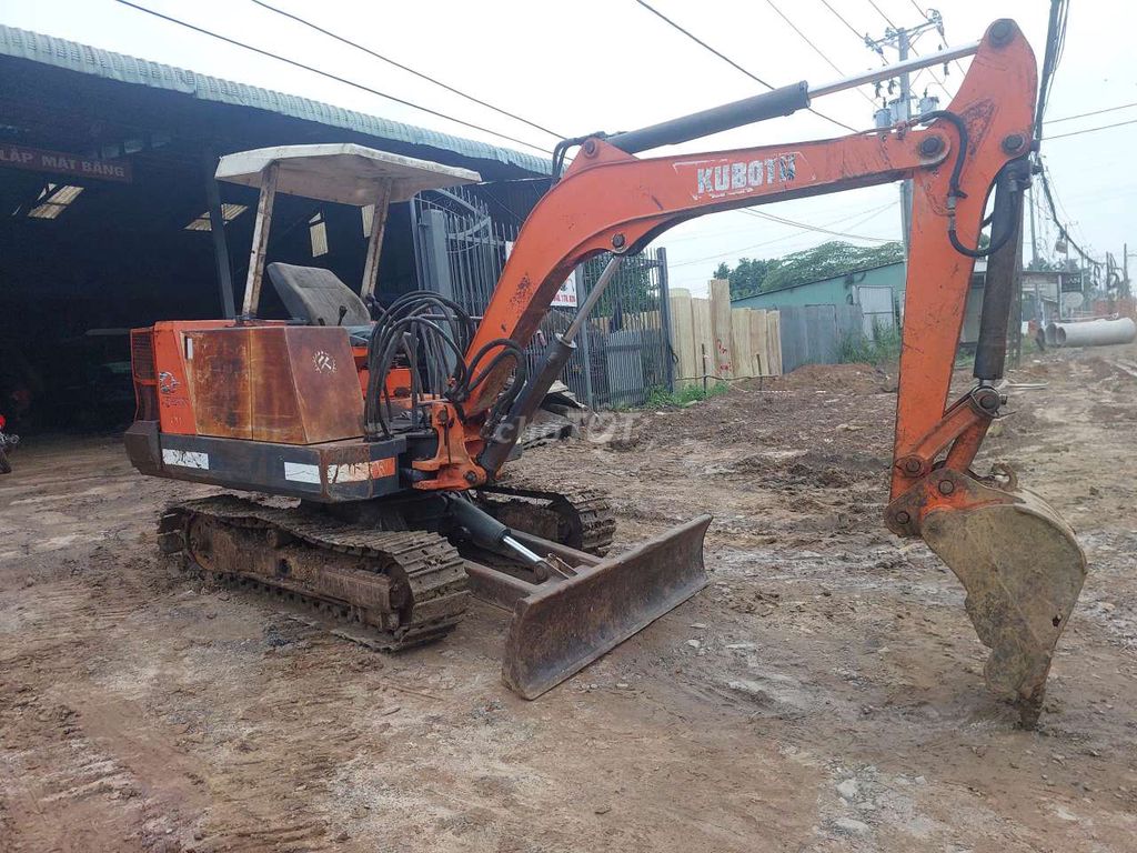 Máy xúc Kubota 015 Cam. Mua bán Phương tiện khác tại Huyện Bắc Tân Uyên Bình Dương được đăng bởi Danh  hình 3