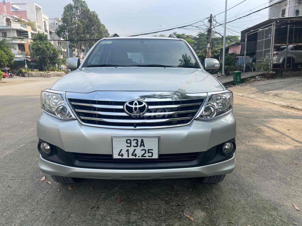 e bán fortuner 2013 máy xăng màu bạc. Mua bán Ô tô tại Quận 8 Tp Hồ Chí Minh được đăng bởi Quang Tuấn Lê hình 1