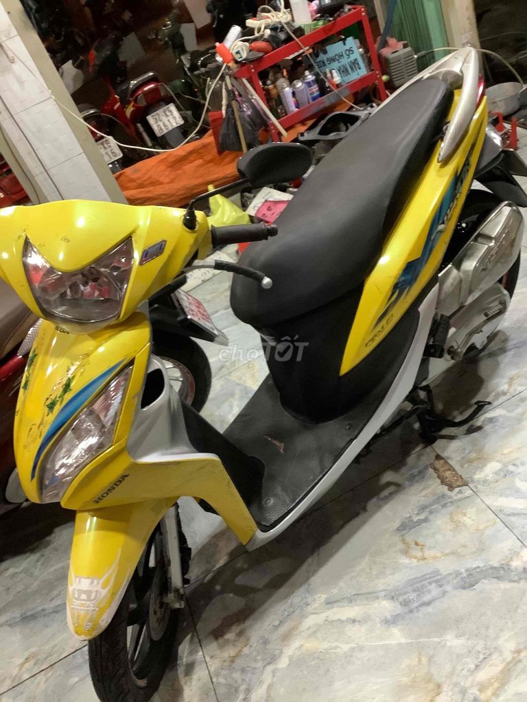 Vision màu vàng zin Fi xe biển số thành phố. Mua bán Xe máy tại Quận Bình Tân Tp Hồ Chí Minh được đăng bởi Son hình 3