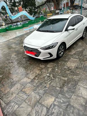 Hyundai Elantra Trắng Số sàn