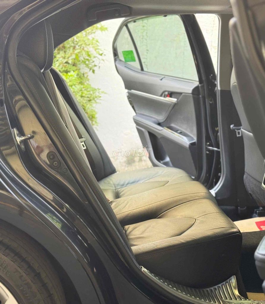 Toyota Camry 2019 2.5Q nhập màu đen nội thất đen. Mua bán Ô tô tại Quận 7 Tp Hồ Chí Minh được đăng bởi Đại lý chính hãng xe qua sử dụng Toyota Sài Gòn hình 11