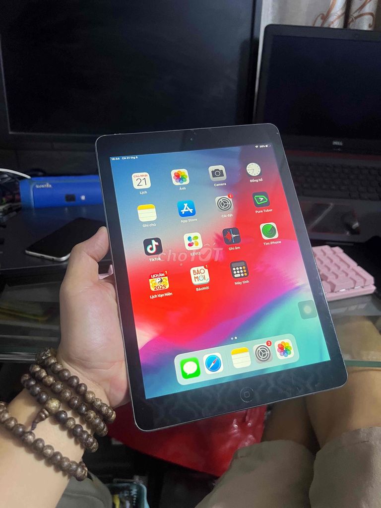 Apple iPad Air 32GB Xám Đã sử dụng. Mua bán Máy tính bảng tại Quận 10 Tp Hồ Chí Minh được đăng bởi Tâm hình 1