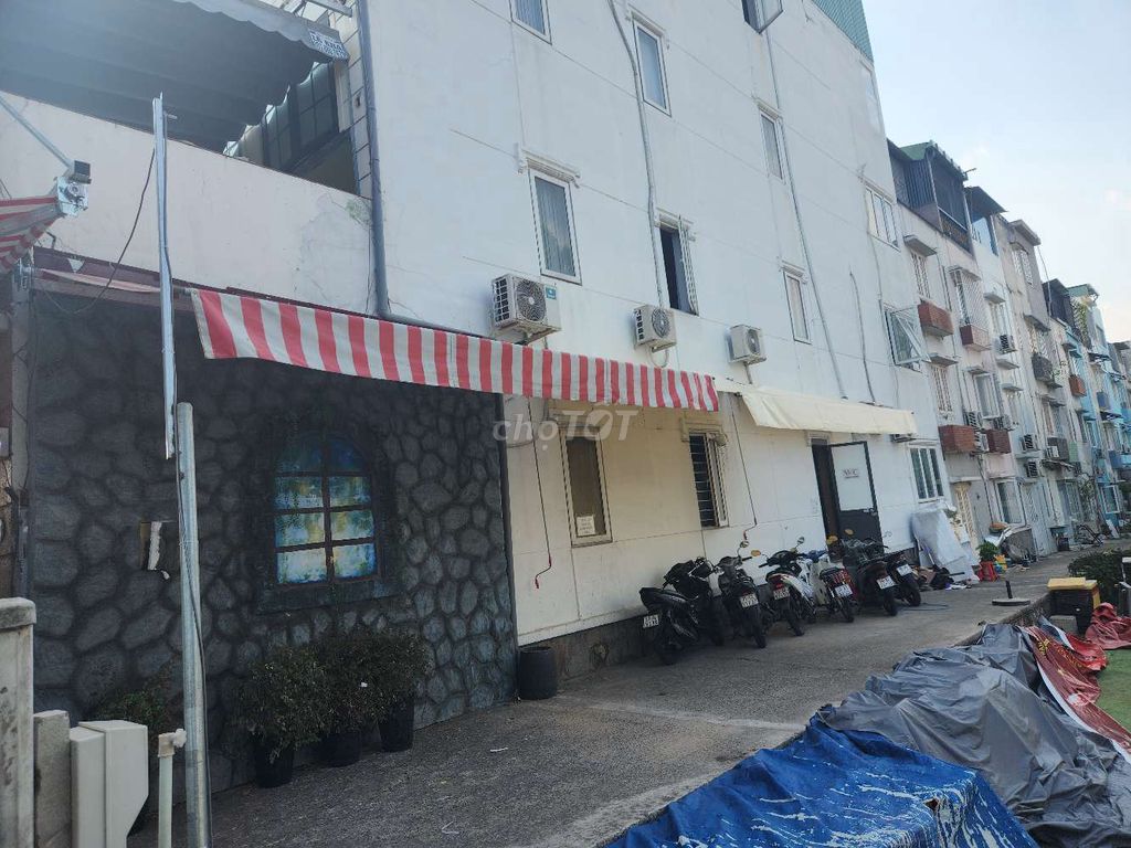 Mái che vải bạt Đỏ trắng thanh lý nửa giá. Mua bán Nội thất, đồ gia dụng khác tại Thành phố Thủ Đức Tp Hồ Chí Minh được đăng bởi hoàng hình 1