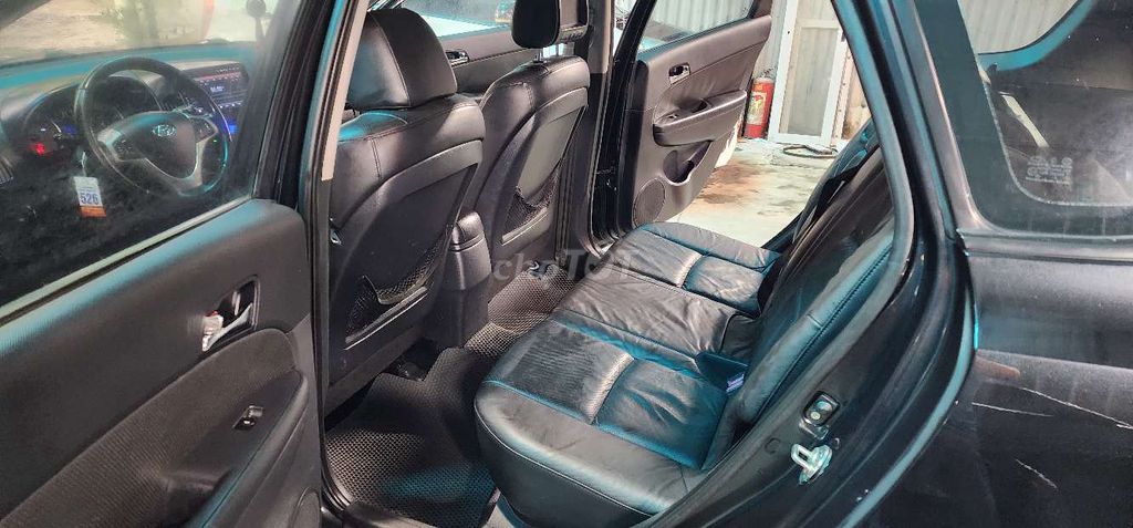 Hyundai i30 Đen 5 chỗ Số tự động. Mua bán Ô tô tại Quận Nam Từ Liêm Hà Nội được đăng bởi TIẾN DŨNG hình 6