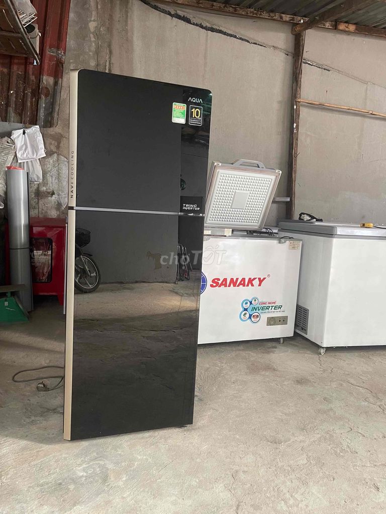 Tủ lạnh Aqua Inverter 250 lít Đen tiết kiệm điện. Mua bán Tủ lạnh tại Quận Tân Phú Tp Hồ Chí Minh được đăng bởi Điện lạnh ngon hình 1
