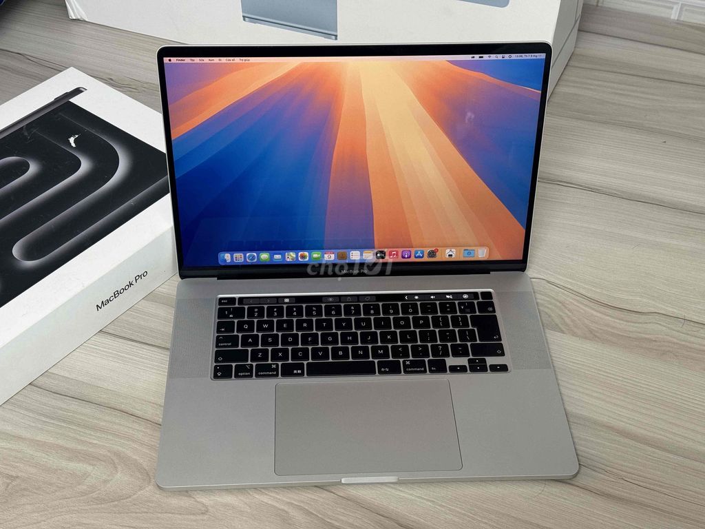 Macbook Pro 2019 - 16 inch, i9 / 32 gb / 1 TB