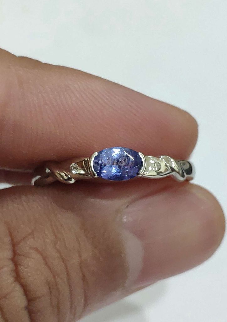 Nhẫn bạch kim Pt900 viên chủ đá Tanzanite