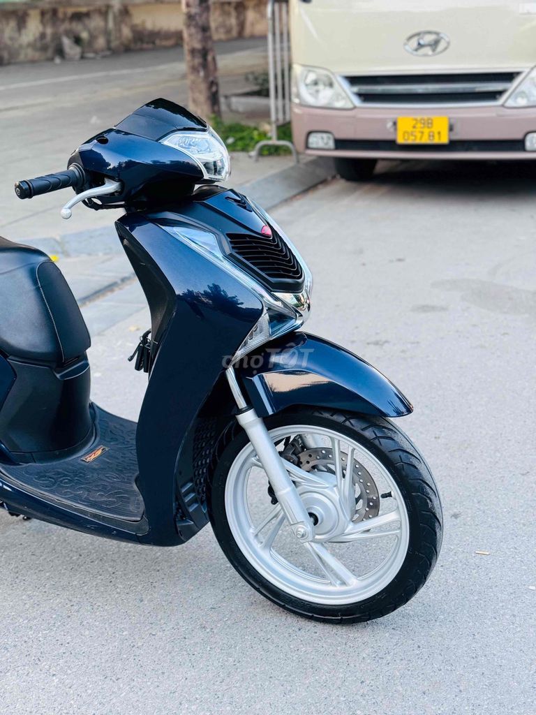 Sh 125fi khoá smarkey đèn led cuối 2017 đại chất. Mua bán Xe máy tại Quận Cầu Giấy Hà Nội được đăng bởi nguyễn bích thuỷ hình 15