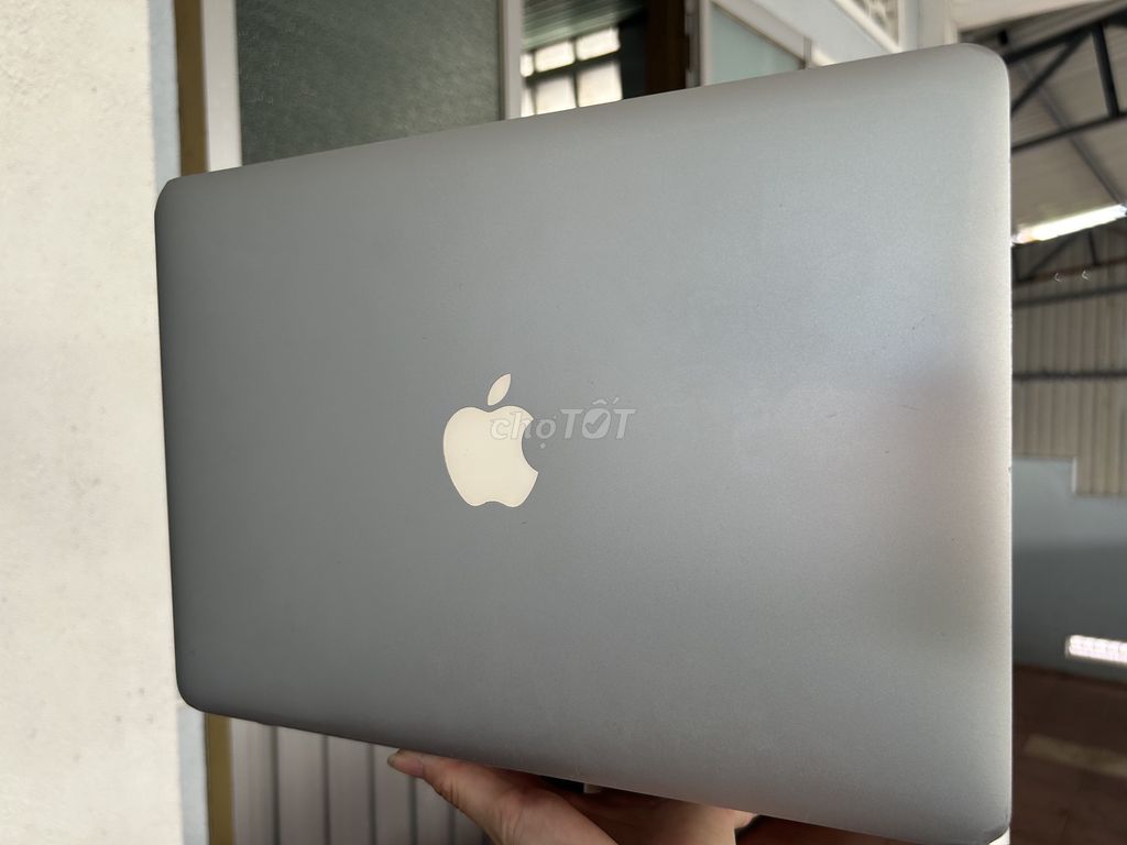 Apple MacBook Air i5 13 inch 4GB. Mua bán Laptop tại Thành phố Thủ Dầu Một Bình Dương được đăng bởi THANH THẢO hình 1
