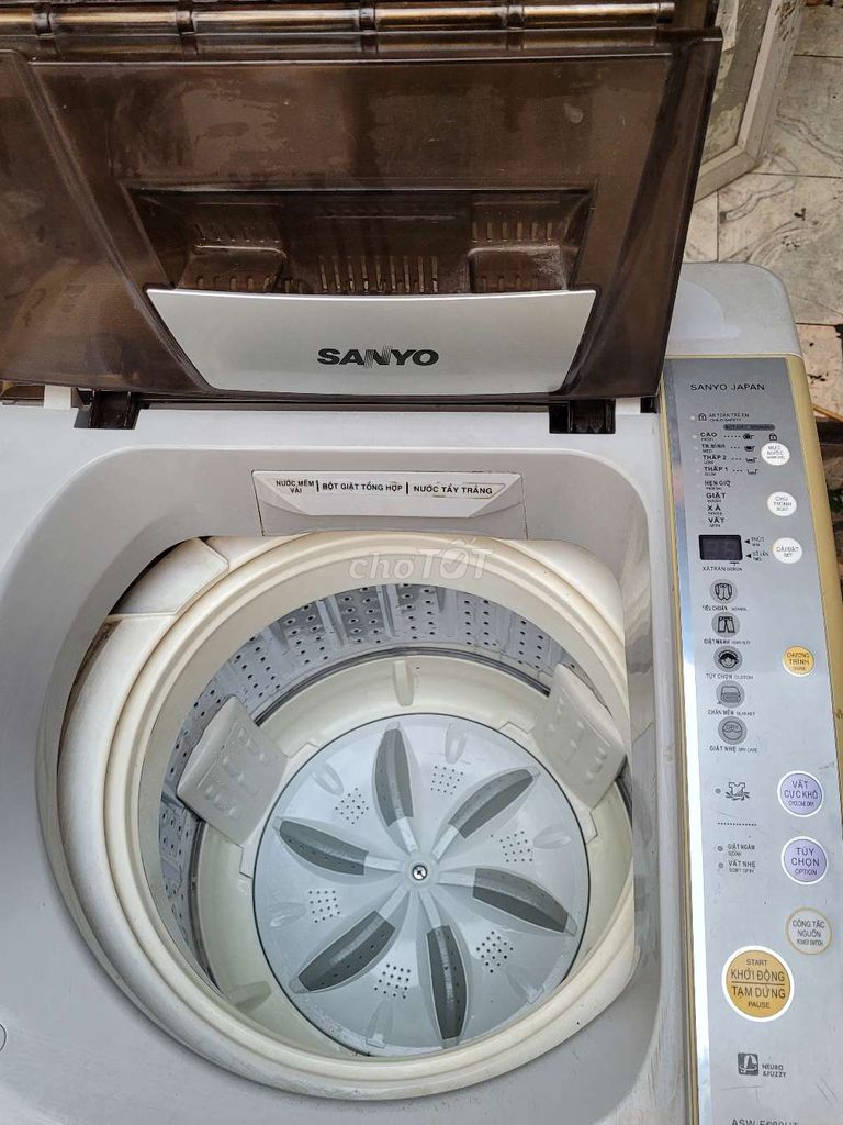 Máy giặt Sanyo 7,2kg có chế độ vắt cực khô