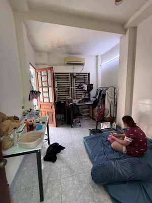 Nhà nguyên căn 2pn, free tiền điện