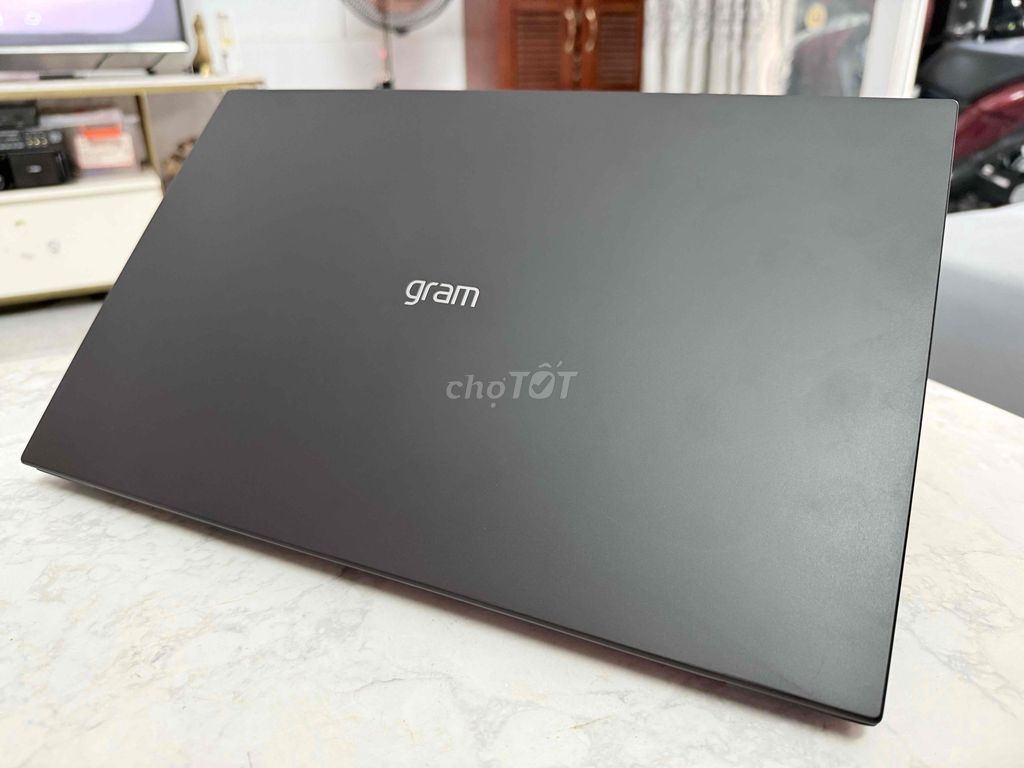 LG Gram 15z90S model 2024 mới nhất Ultra 7 16G 1Tb