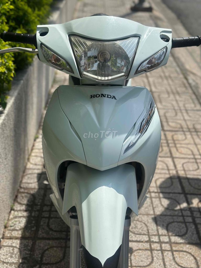 Honda Wave Alpha 2018 Trắng đen bạc zin mới 80% 9c. Mua bán Xe máy tại Thành phố Thủ Đức Tp Hồ Chí Minh được đăng bởi Xe Máy Sơn Thủ Đức hình 3