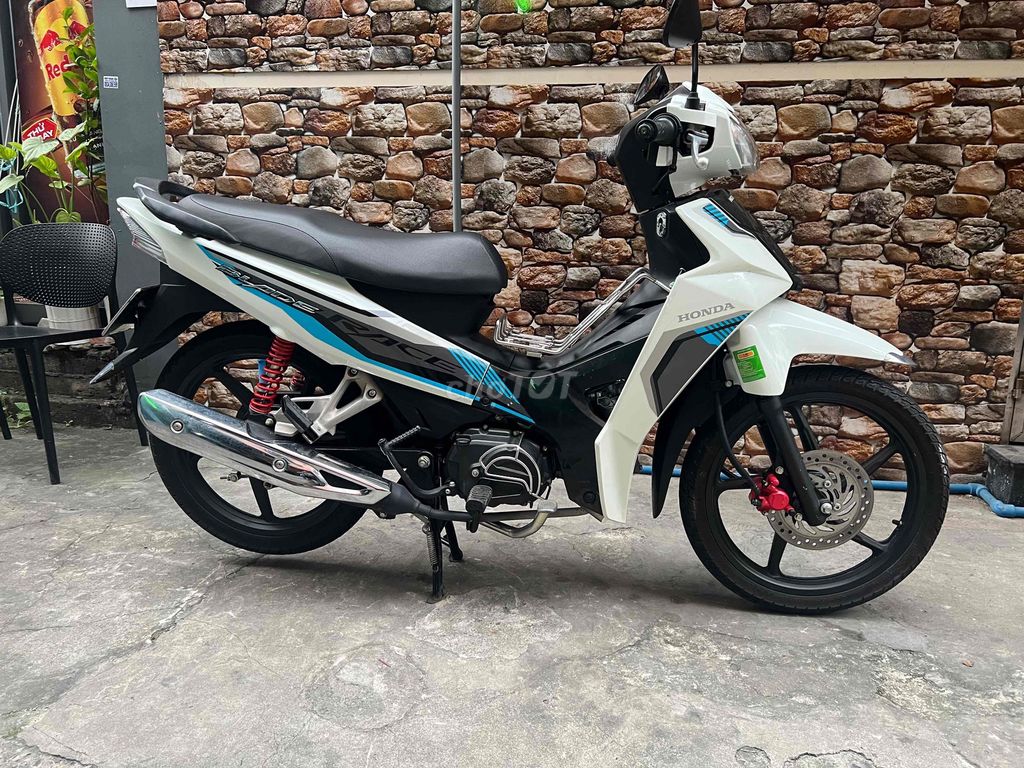 Honda Blade Race Trắng 55072 km. Mua bán Xe máy tại Quận 10 Tp Hồ Chí Minh được đăng bởi Khánh  hình 3