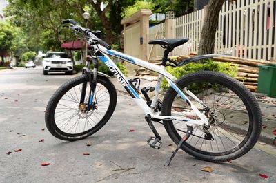 Thanh lý xe đạp Marushi màu xanh mới dùng còn con