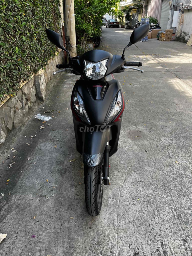 Honda Vision 2024 Bản Thể thao Đen nhám. Mua bán Xe máy tại Thành phố Thủ Đức Tp Hồ Chí Minh được đăng bởi BẢO NGỌC hình 3