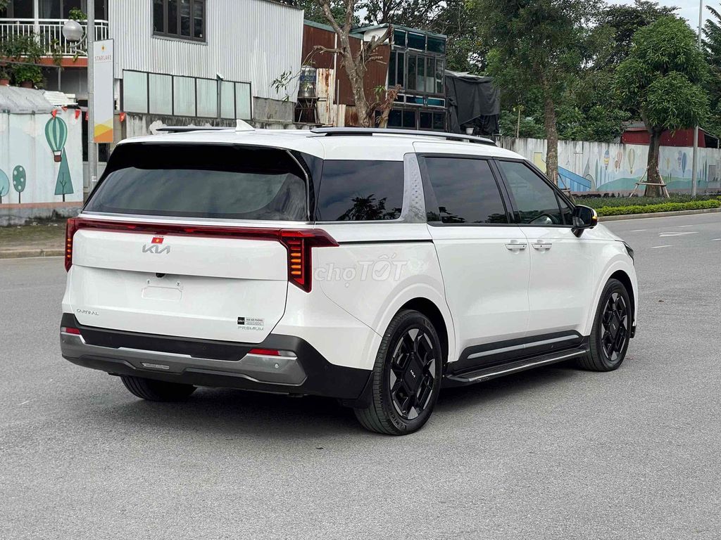 Kia Carnival Premium 7S model 2025 màu trắng. Mua bán Ô tô tại Quận Cầu Giấy Hà Nội được đăng bởi Cao Quý hình 5