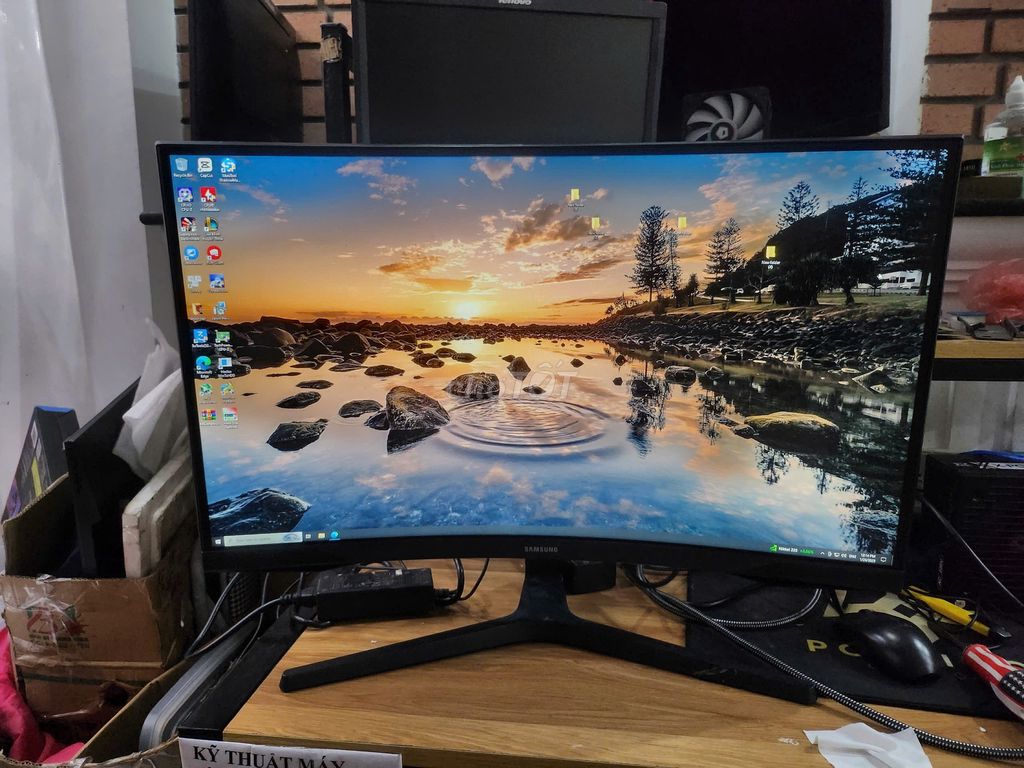 SAmsung 27inch 2K 144hz cong 27G55 còn rất ok