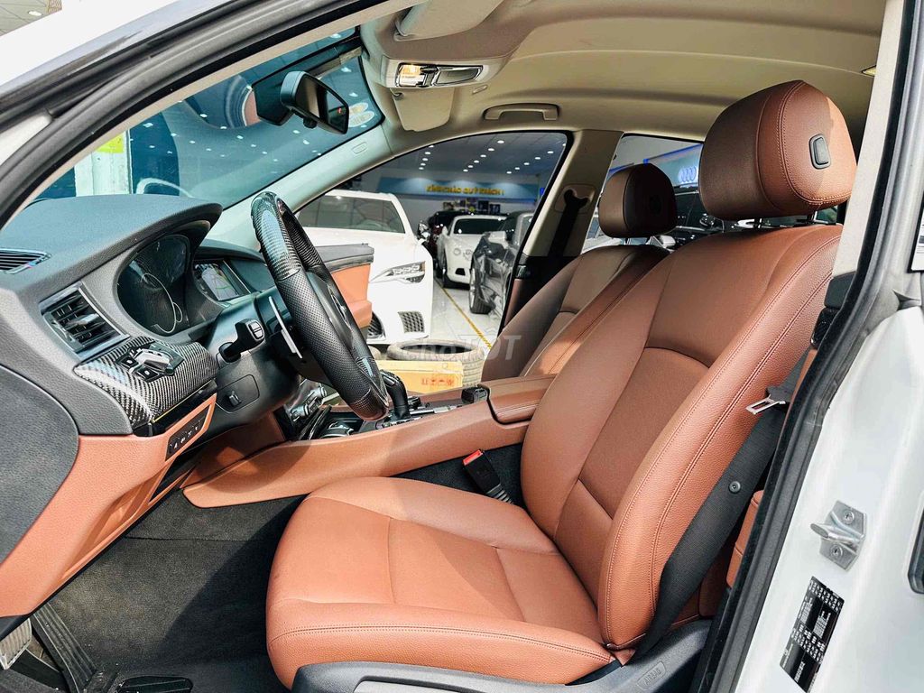BMW 528i GT Up full đồ chơi model 2018. Mua bán Ô tô tại Quận 8 Tp Hồ Chí Minh được đăng bởi Hồng Phúc hình 3