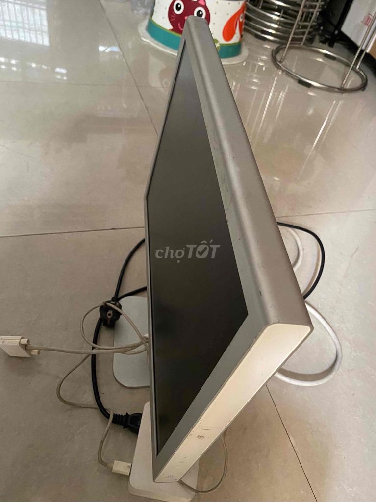 i iMac cổ ghim điện khồng lên