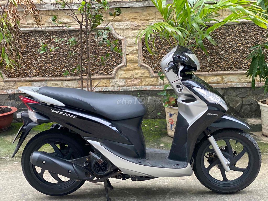 Honda Vision черный 2012 с документами от собственника
