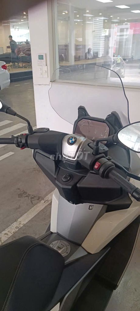 BMW C 400 GT Trắng 350cc. Mua bán Xe máy tại Quận Thanh Khê Đà Nẵng được đăng bởi Anh Quy hình 6