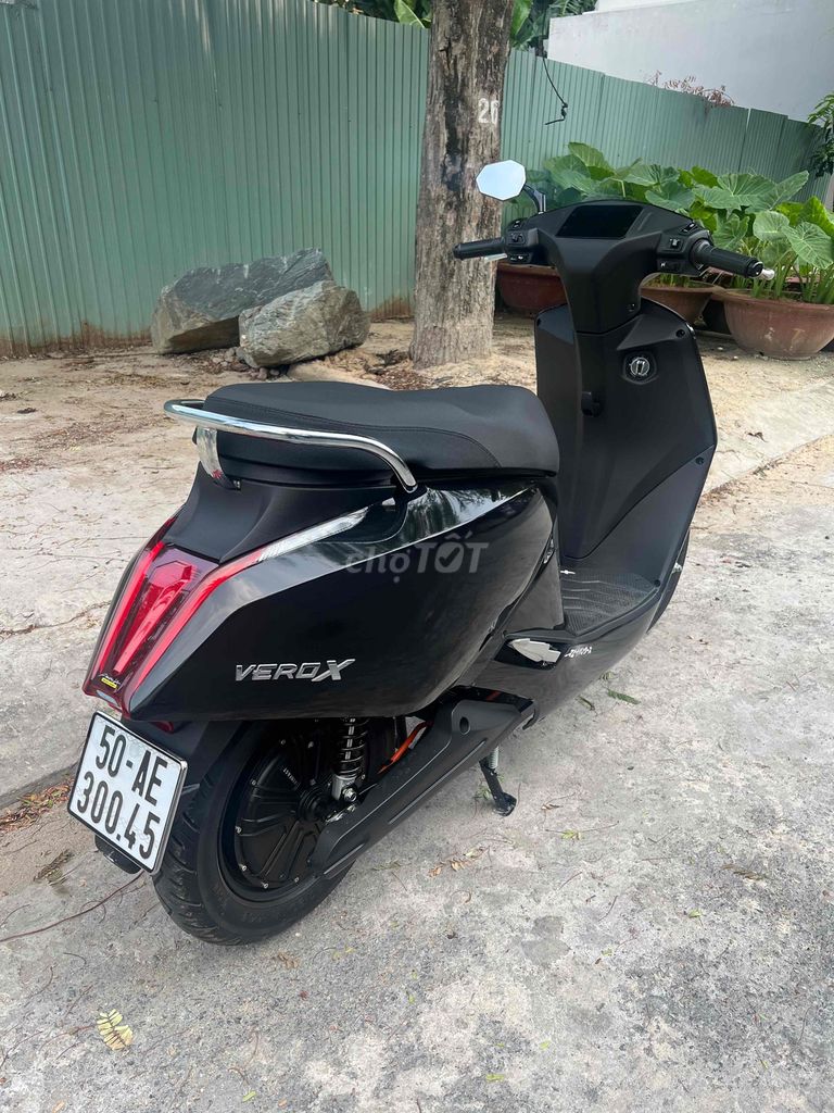 Электрический скутер VinFast Vero X, черный, 600 км