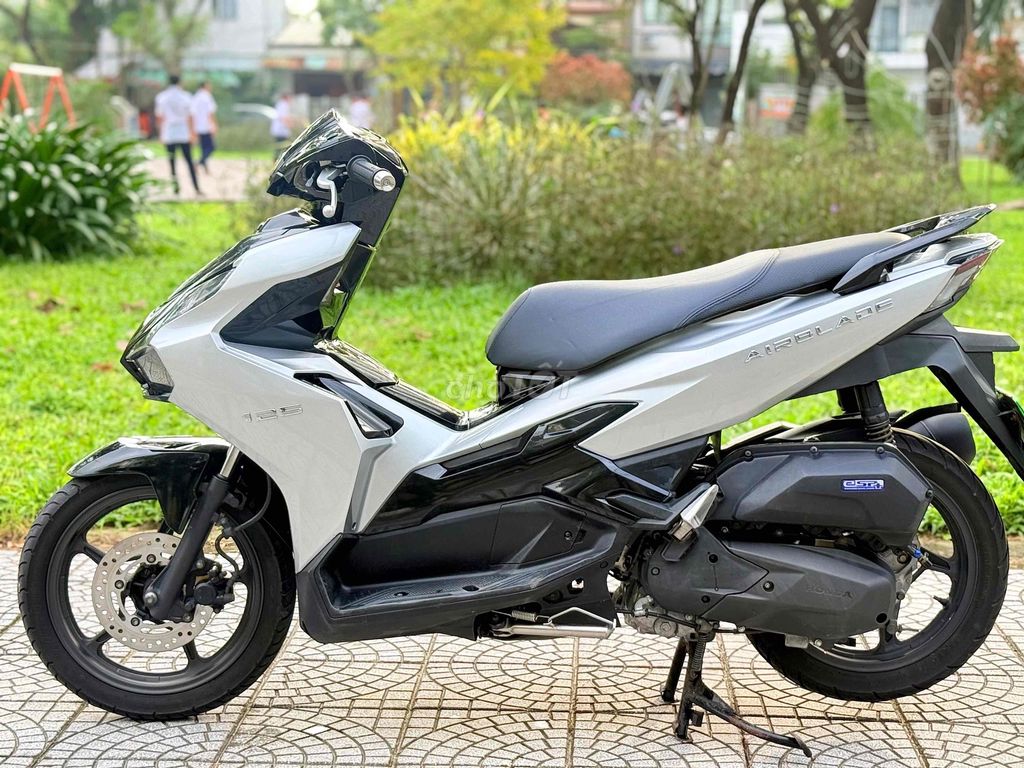 Ab 4val biển 43 bạc porcher rất đẹp,. Mua bán Xe máy tại Quận Sơn Trà Đà Nẵng được đăng bởi AN  chuyên mua bán xe máy cũ tại 386 ngô quyền sơn trà đà nẵng  BÁN XE TRẢ GÓP hình 2