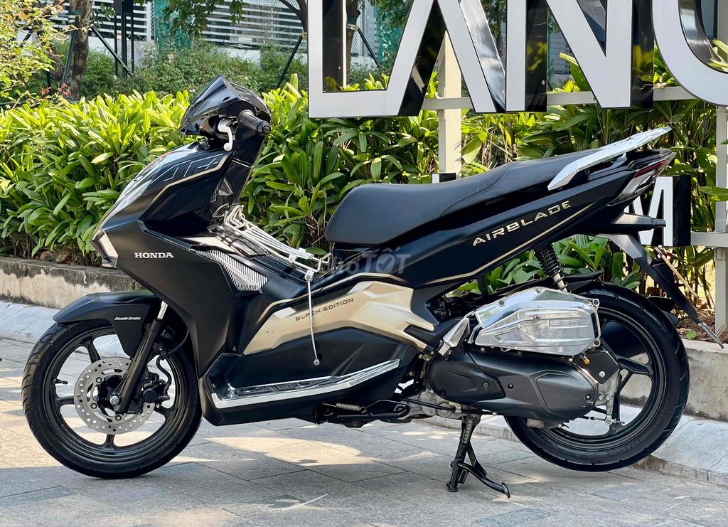 Honda Airblade 125cc 2020 Màu Đen Vàng Đồng. Mua bán Xe máy tại Quận Đống Đa Hà Nội được đăng bởi Phạm Văn Đồng hình 6