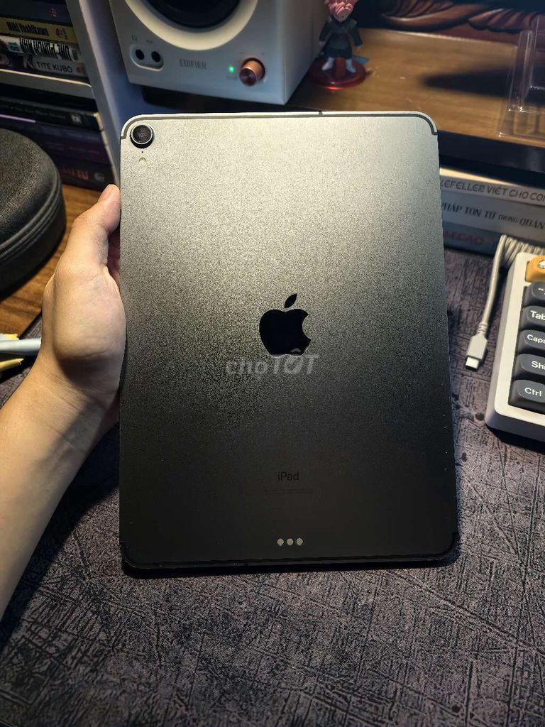 Apple iPad Pro 2018 64GB Xám 4G. Mua bán Máy tính bảng tại Thành phố Bắc Ninh Bắc Ninh được đăng bởi Nsr hình 1
