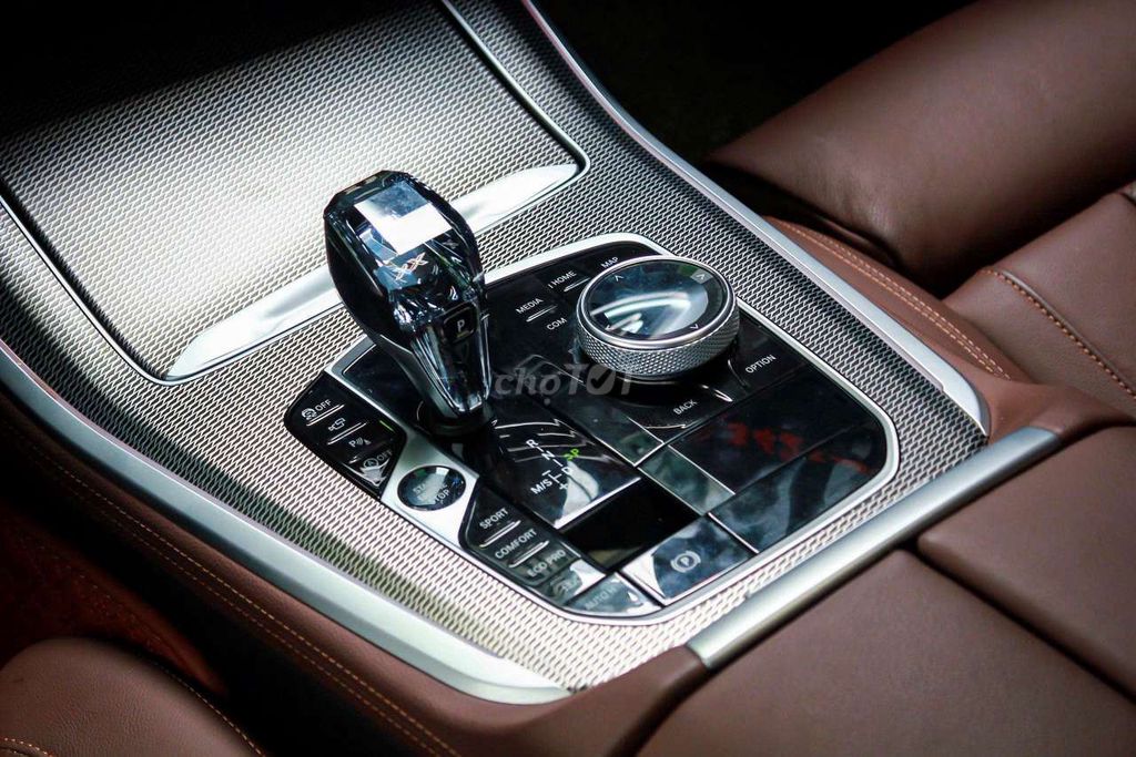 BMW X5 XDIRE40i M SPORT SX 2022/ĐK 2023 14.000 KM. Mua bán Ô tô tại Quận Gò Vấp Tp Hồ Chí Minh được đăng bởi THẾ GIỚI Ô TÔ AUTO WORLD  hình 13