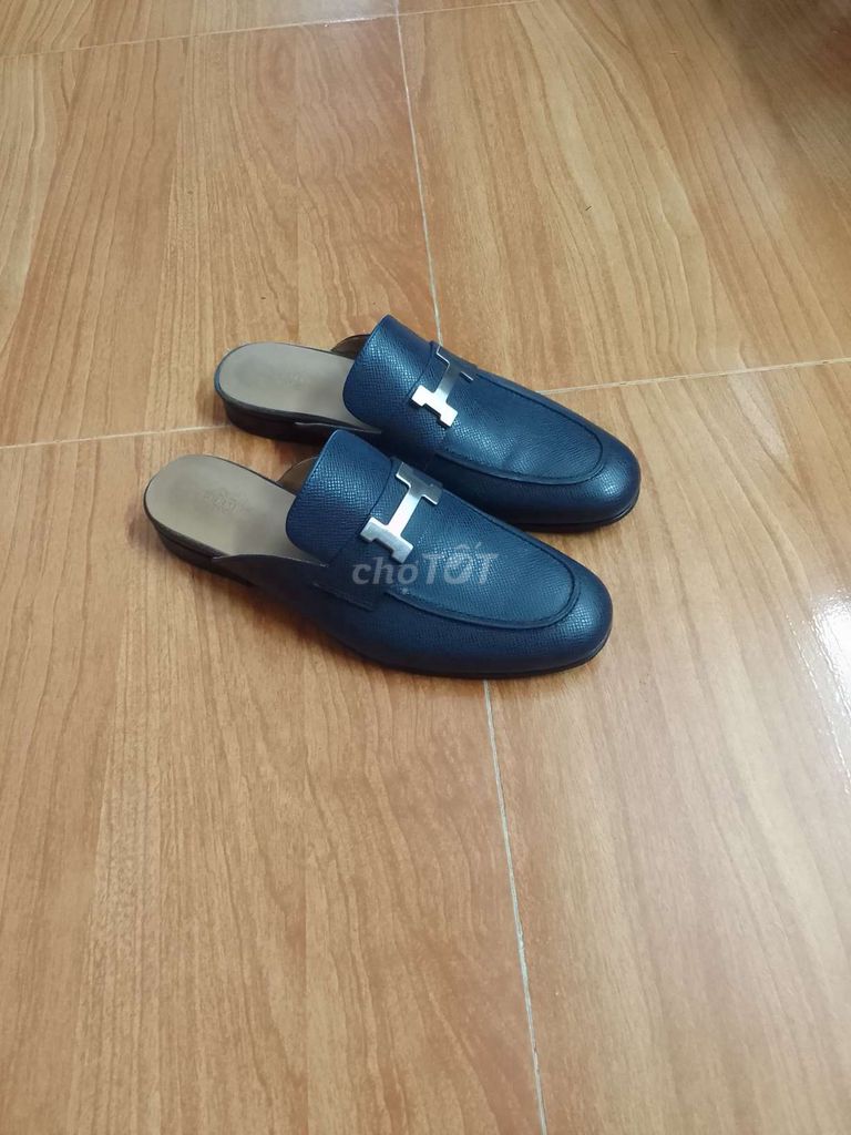 Giày sục Hermes Nam Xanh đen 39. Mua bán Giày dép tại Quận Cầu Giấy Hà Nội được đăng bởi  Giày chất giá thấp hình 1