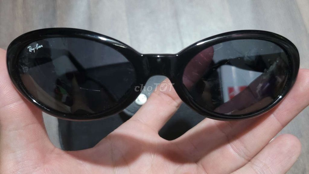 Kính râm Ray-Ban RB2110 chính hãng . Mua bán Phụ kiện thời trang khác tại Quận Bình Thạnh Tp Hồ Chí Minh được đăng bởi PTT 2Hand hình 1