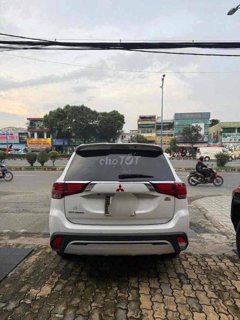 Mitsubishi Outlander 2021 2.0 CVT - 96000 km. Mua bán Ô tô tại Quận Tân Phú Tp Hồ Chí Minh được đăng bởi Nguyễn Thịnh hình 5