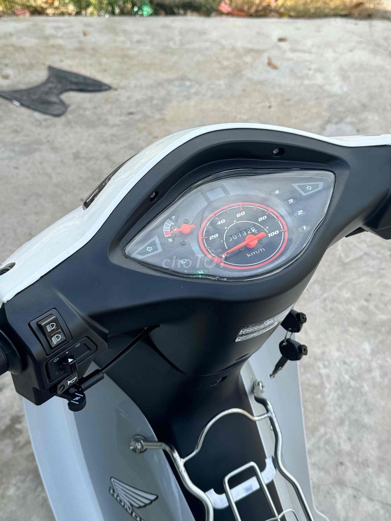 WAVE 50cc Trắng Đi 700km. Mua bán Xe máy tại Huyện Thới Lai Cần Thơ được đăng bởi XE MÁY QUAN QUÂN hình 3