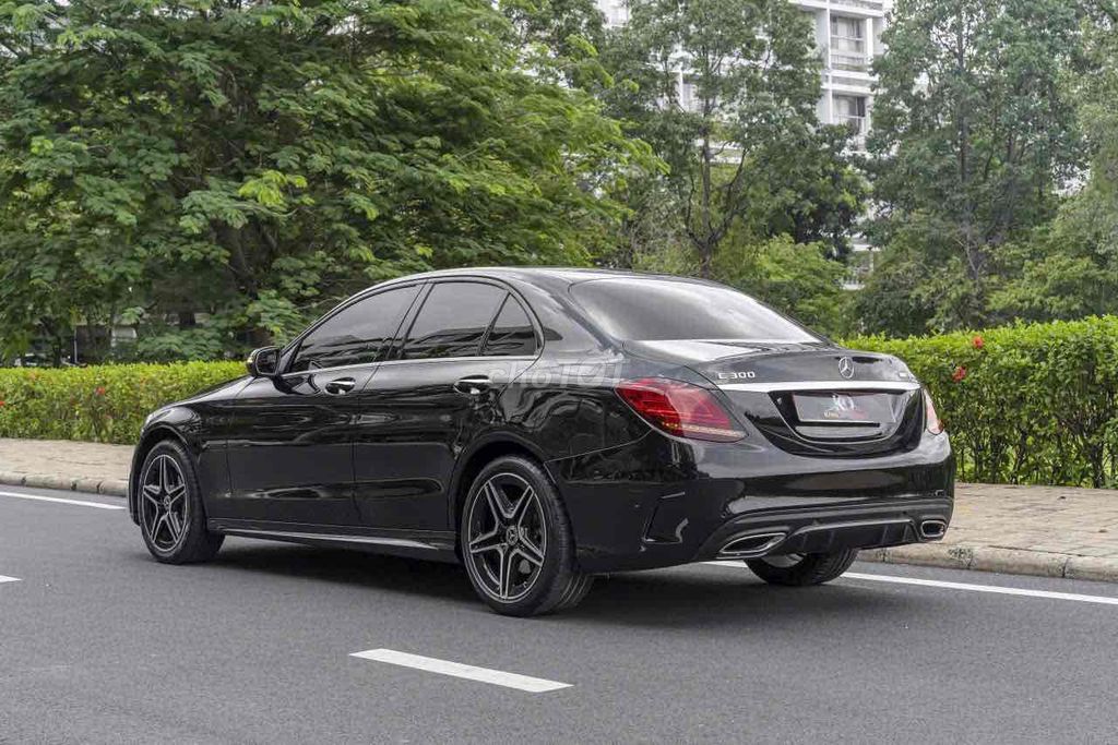 C300_AMG facelift model 2020 màu đen siêu ngầu. Mua bán Ô tô tại Quận 7 Tp Hồ Chí Minh được đăng bởi Dương Phương hình 5