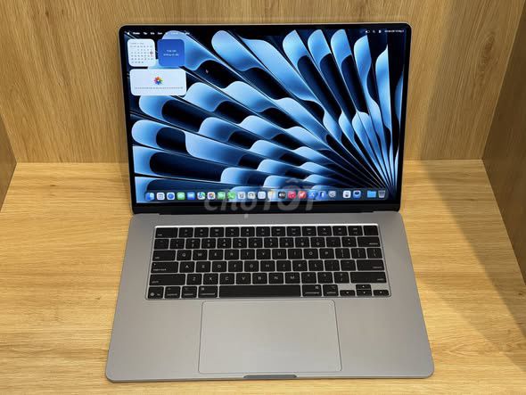 Macbook Air 15.3 inch M4 16GB/256G like new 99,99%. Mua bán Laptop tại Quận Tân Bình Tp Hồ Chí Minh được đăng bởi Nguyễn Chí Ái hình 1