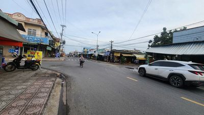 🏡 [6 tỷ] Nhà Mặt Tiền Trục Chính D4 – 5x32m, KDC Thuận Giao, Thuận An. Mua bán văn phòng, mặt bằng kinh doanh tại Thành phố Thuận An Bình Dương được đăng bởi Thanh Trúc