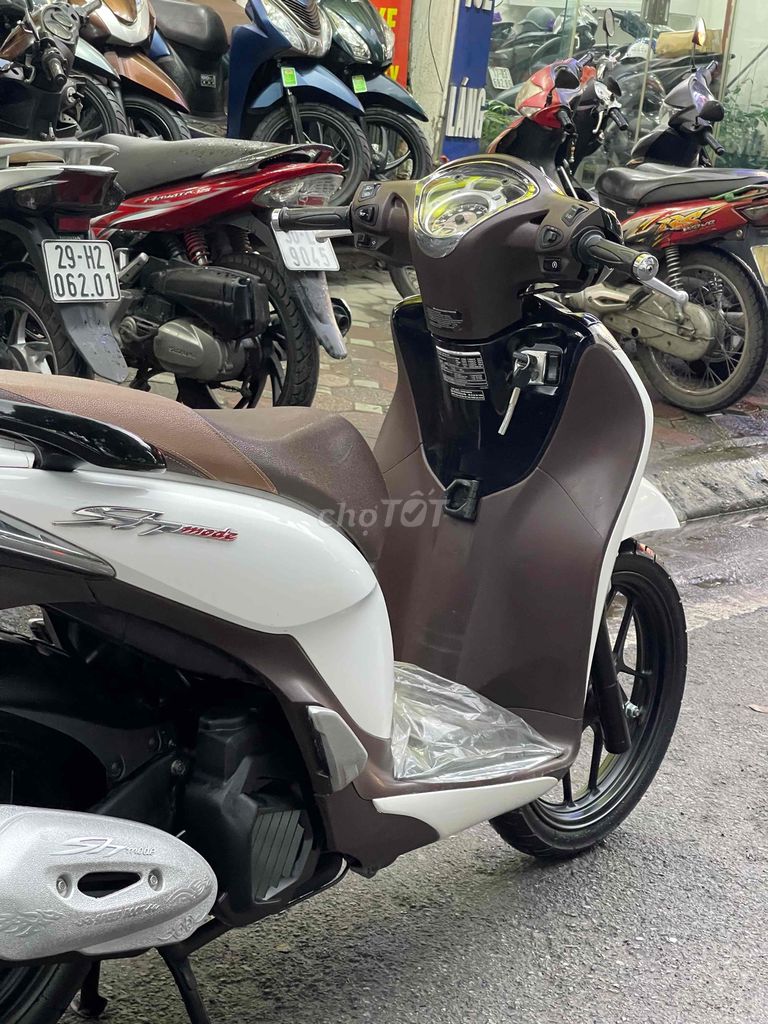 SHMODE BẢN SPORTY. Mua bán Xe máy tại Quận Đống Đa Hà Nội được đăng bởi Hà hình 6