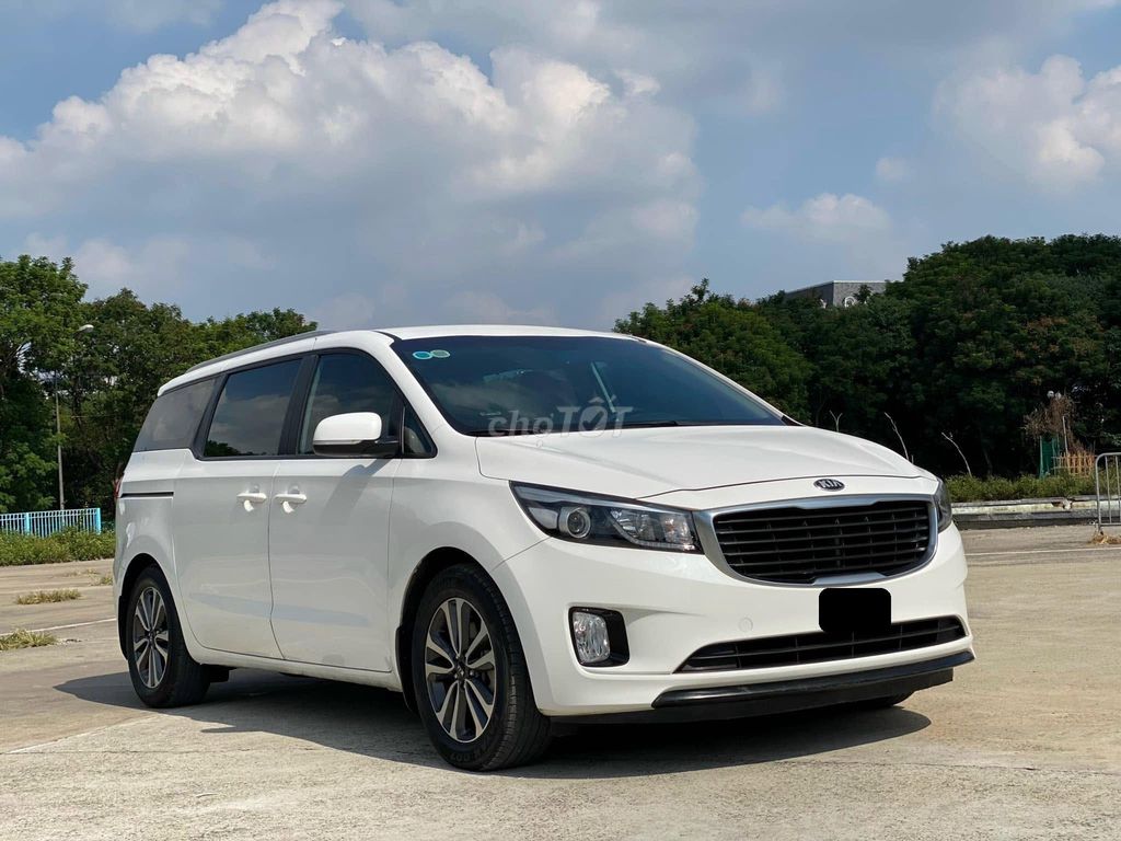 Масляный двигатель Kia Sedona 2018 белый