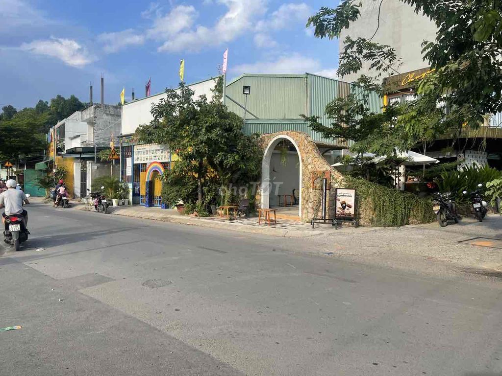 Bán đất mặt tiền Võ Văn Hát